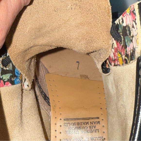 Dr. Martens RARE Vintage Floral Combat Leather Boots - Picture 9 of 9